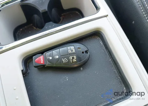 2015 Chrysler Town & Country Touring from USA, damaged, VIN 2C4RC1BG8FR752316